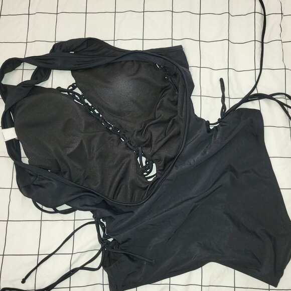 Sexy Black Hook Rose Accent Caged Front Lace Up One Piece Swimsuit main image 0